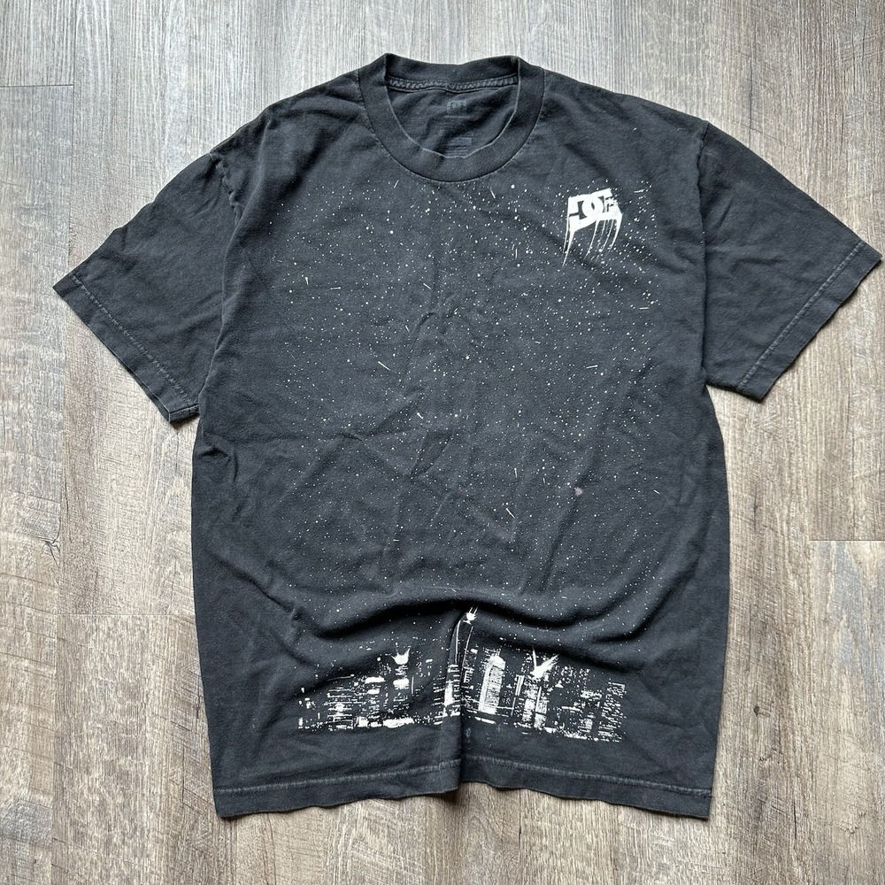 Y2K DC Skate Black City Skyline Mens Size Large Skate Grunge Tshirt Short...